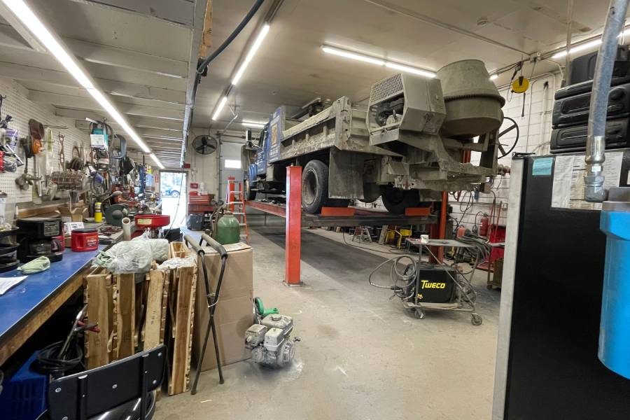 Industrial Building For Sale 5333 Lakeland Avenue N Crystal Mn (5)