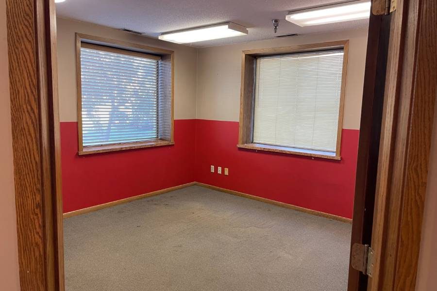Industrial Warehouse Space For Lease 9159 Isanti St Ne Blaine Mn (5)