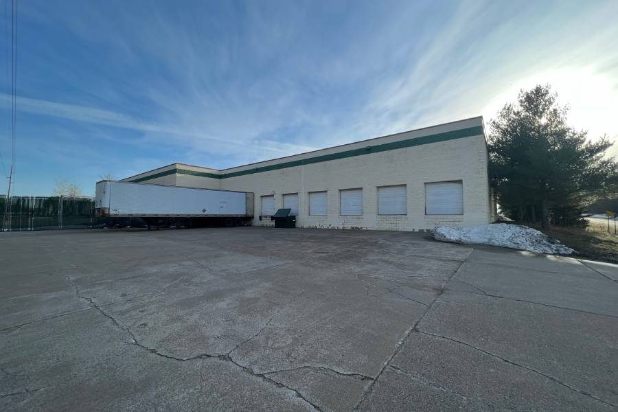 Space For Lease 15720 Lincoln St Ham Lake Mn (4)