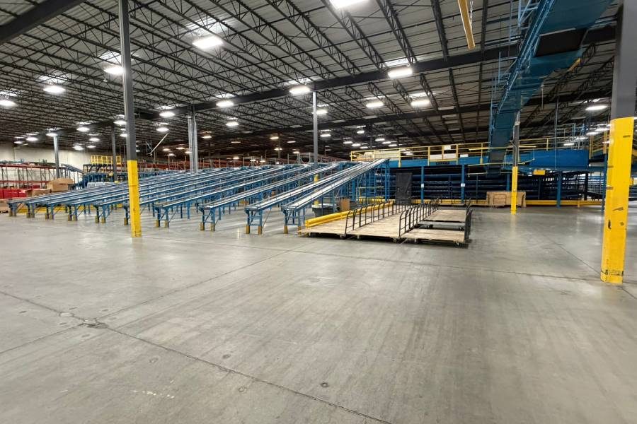 Warehouse For Sale 1101 Lund Blvd Anoka Mn (3)